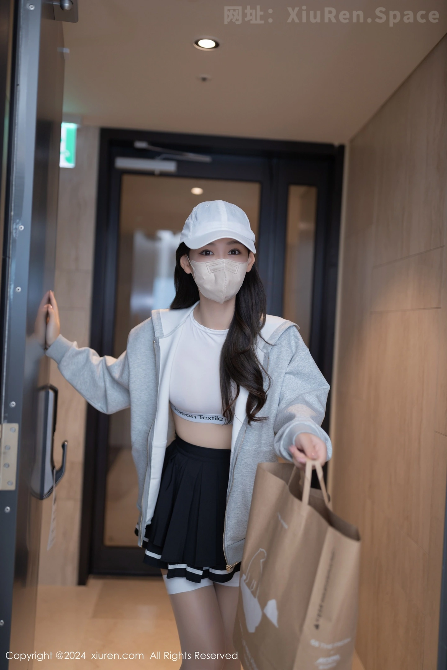 图片[6]-[XiuRen秀人网] VOL.9196 模特唐安琪性感灰色外套露白内衣配超薄肉丝秀曼妙身姿诱惑写真87P-秀人网官方网站